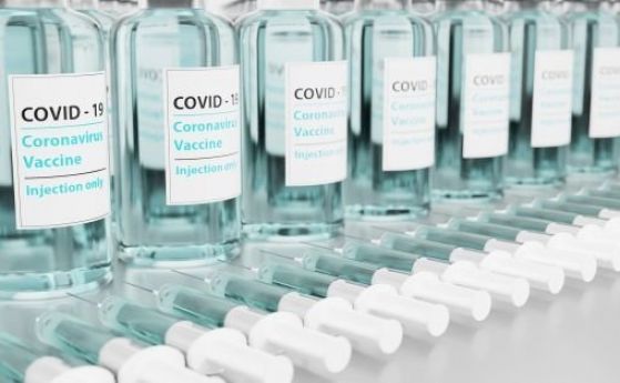 Няколко производителя вече тестват ваксини срещу варианта Омикрон
