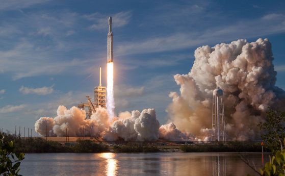Илон Мъск казва, че SpaceX ще започне да изсмуква CO2 от въздуха, за да го превръща в ракетно гориво