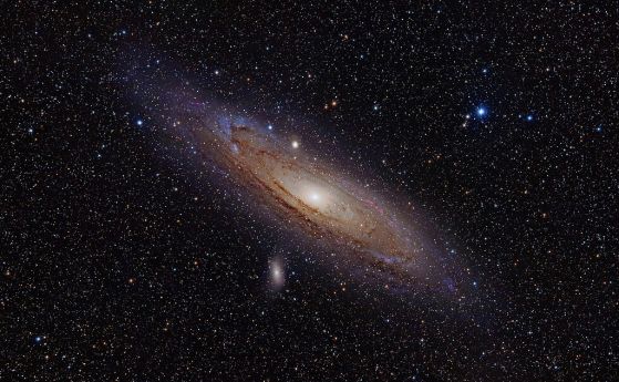 На 30 декември Едуин Хъбъл съобщава за съществуването на други галактики