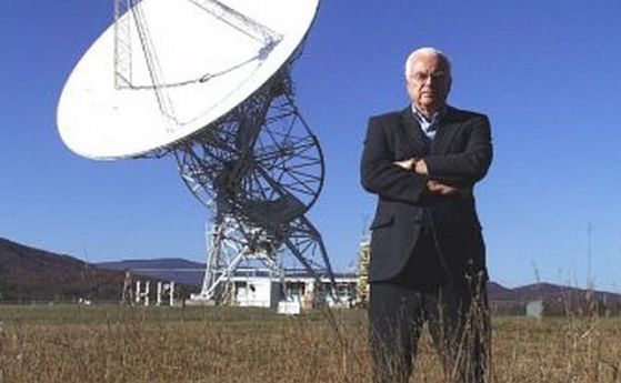 През 1960 г. астрономът Франк Дрейк се опита да улови сигнали на извънземни цивилизации