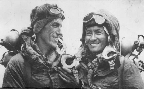 На 29 май 1953 е изкачен Еверест за първи път