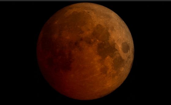 Ноември:  Пълно лунно затъмнение и метеорен поток Леониди (видео)