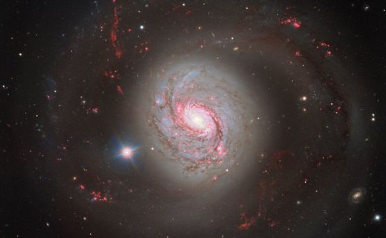 Обсерваторията IceCube откри високоенергийни неутрино, идващи от галактиката Месие 77