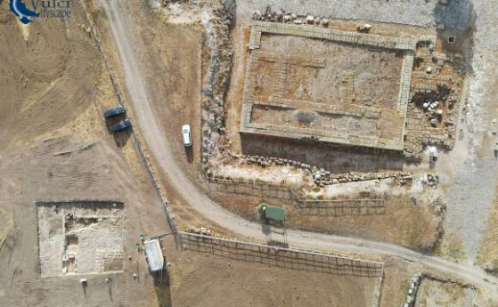 Открит е етруски храм на 2500 години