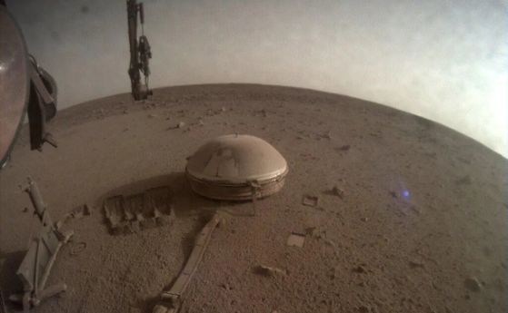 Смъртоносен прах: Приключи животът на марсианската сонда InSight на НАСА