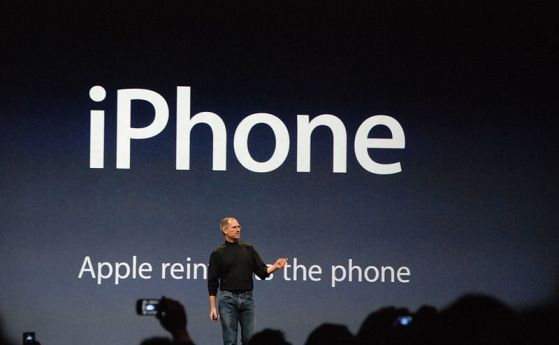 На тази дата през 2007 година Стив Джобс представя първия iPhone (видео)