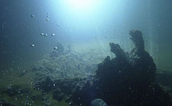 Неизвестна досега вулканична магмена камера е открита дълбоко под Средиземно море, близо до Санторини