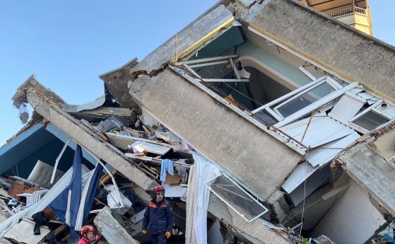 Повече от 100 свлачища в Турция след опустошителните земетресения