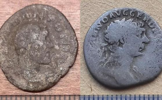 Монетата вляво е сребърен денарий, сечен по времето на Антоний Пий, от 138 до 161 г. от н.е. Вижда се само главата на императора и някои латински знаци.Монетата вдясно е сребърен денарий, сечен по времето на Траян, от 98 до 117 г. от н.е. На нея се вижда 