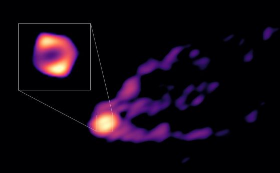  струята и сянката на черната дупка в центъра на галактиката M87
