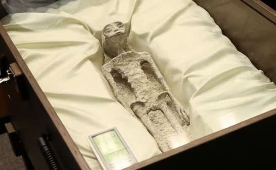 Мексиканските "извънземни мумии" са показани от доказан фалшификатор (видео)