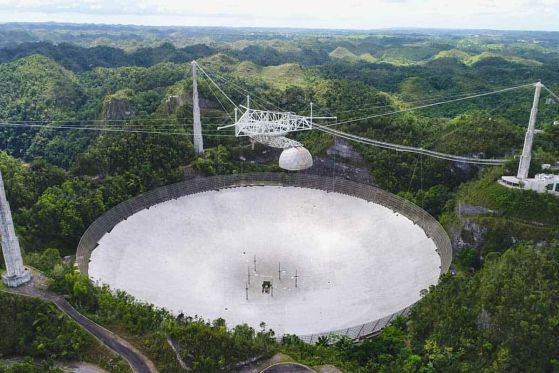 Изследователи от Токийския университет са използвали данни, взети от телескопи като обсерваторията Аресибо в Пуерто Рико, за да открият приликите между бързите радиоимпулси и земетресенията