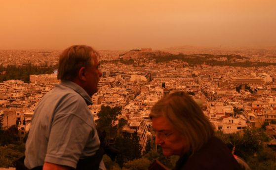 Оранжево "марсианско" небе над Атина заради прашна буря от Сахара