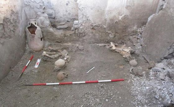 Учените откриха два скелета в руините на сграда в Помпей и заключиха, че смъртта им трябва да е причинена от срутване на стени, предизвикано от земетресения. 