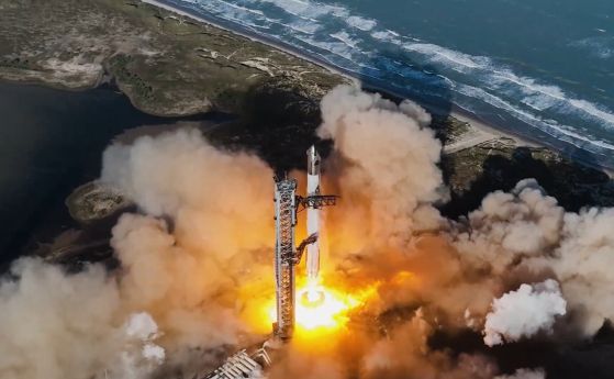 Starship на SpaceX излита от площадката си в Тексас за шести полет на изстрелващата система.