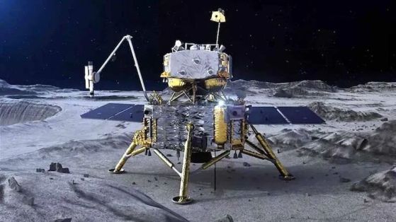 Чан'е-6 щателно изкопава проби от почвата от лунната повърхност и под нея.