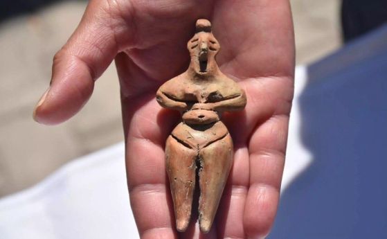 Фигурка от Ulucak Höyük в Западен Анадол. 