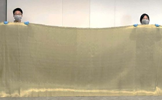 Създателите на супервлакното демонстрират плата за бронежилетки