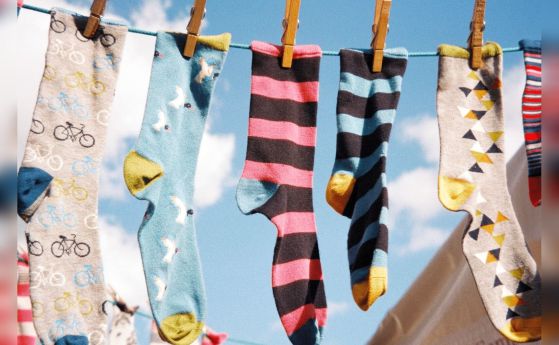 Микробите, които създават миризмата на чорапите, могат да оцелеят върху непрана материя в продължение на месеци.