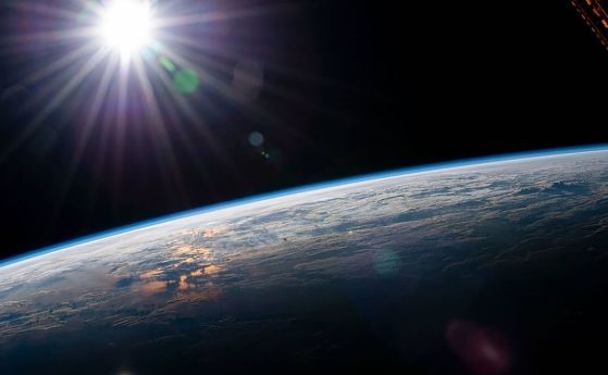 Земята и Слънцето