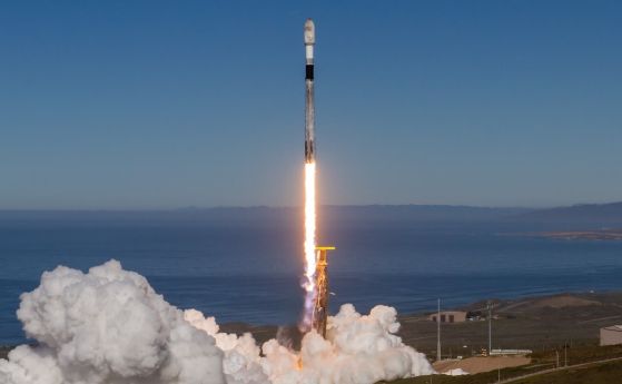 старт на космическа ракета 