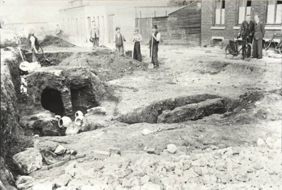 Разкопки на две римски керамични пещи в центъра на град Хеерлен, 1940 г. Кредит: Het Romains Museum/Antiquity Publications Ltd