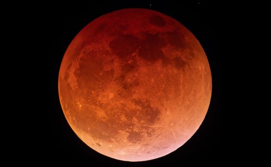 червена луна