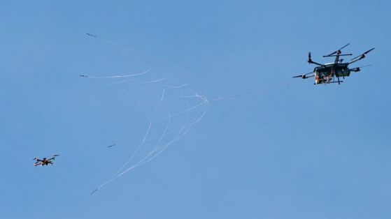 Прехващачи на дронове, оборудвани с мрежа