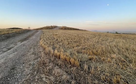 Пейзажът около древния обект Кюрд Кабурстан