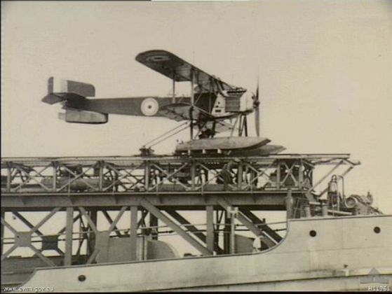 Fairey Campania на катапулта на HMS Slinger , 1917 г