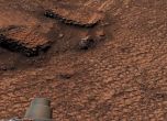 Марсоходът Curiosity на НАСА е заснел този близък план, разкривайки отчетливата текстура на пчелна пита на тези многоъгълни пукнатини. 