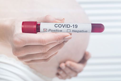 Ваксинирана жена роди бебе с антитела срещу COVID-19