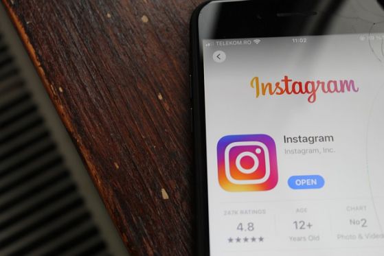 Доклад разкрива, че Instagram улеснява тийнейджърите да намират наркотици онлайн