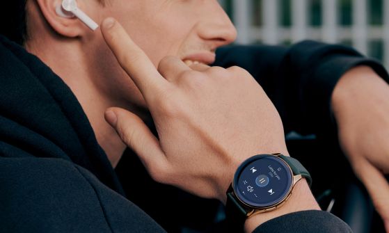 Първият часовник на OnePlus обещава двуседмичен живот на батерията и бързо зареждане