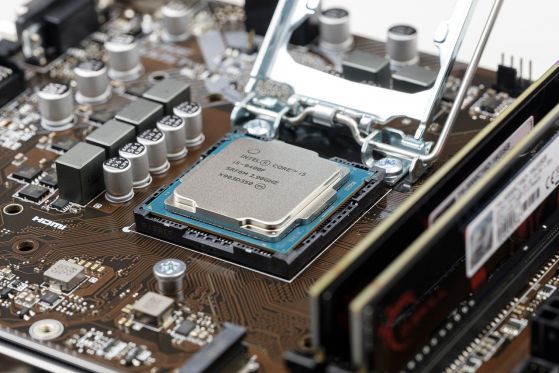 Intel инвестира 20 милиарда долара в нови фабрики за чипове
