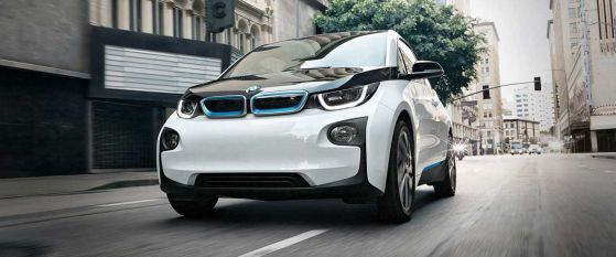 През 2025 година излиза първият електромобил на BMW с  батерии с твърд електролит