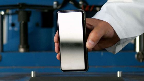 Apple инвестира 45 милиона щатски долара в Corning: можем да очакваме гъвкав iPhone с Ceramic Shield