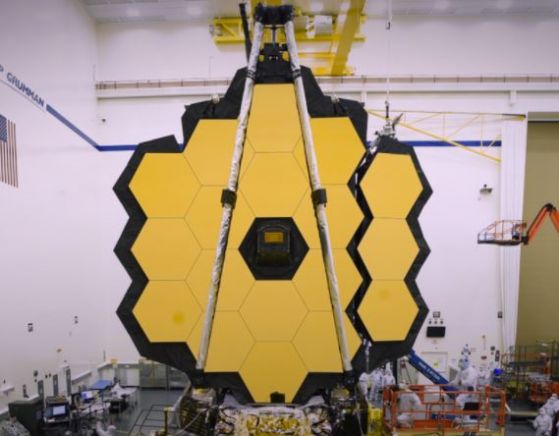 Космическият телескоп "Джеймс Уеб" разтвори златните си огледала (Видео)