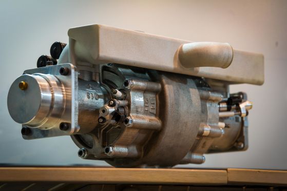 Компанията Aquarius създаде водороден двигател с едно бутало и тегло едва 10 килограма