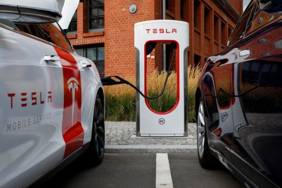 Tesla отваря мрежата от Supercharger-и и за други електромобили