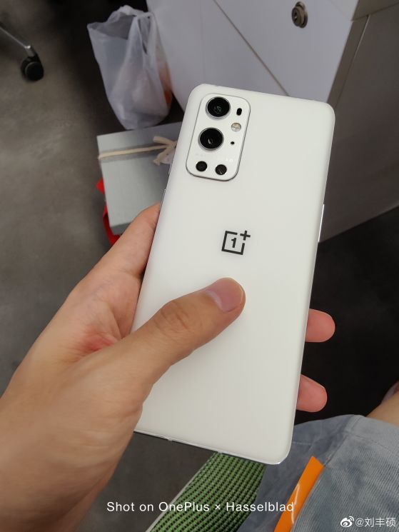 OnePlus 9 Pro може да се появи и в бял цвят