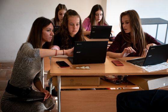 Успешният образователен модел 1:1 разширява обхвата си сред българските училища, благодарение на партньорство между Центъра за творческо обучение и Фондация „Америка за България”
