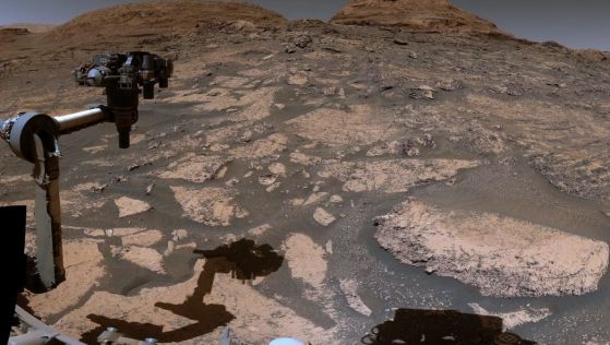 Curiosity сподели панорамна гледка от Марс