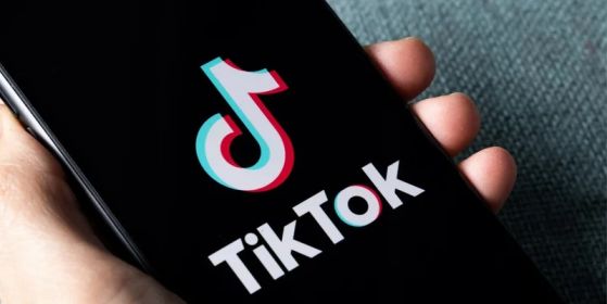 Китай ограничи използването на TikTok до 40 минути на ден за децата до 14 години