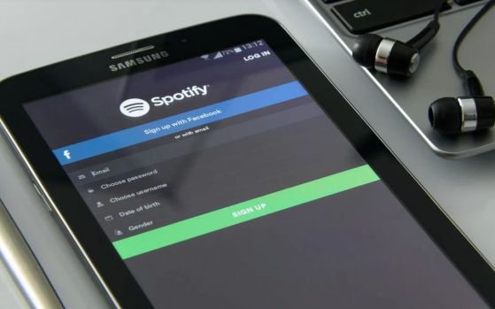 Spotify придоби платформата за аудиокниги Findaway