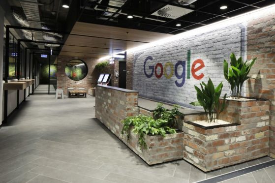 Google заплаши да лиши от заплати и след това да уволни неваксинираните