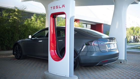 Tesla осигури безплатно зареждане на своите електромобили по време на празниците