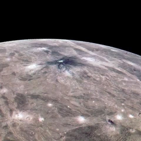 Сондата Juno на НАСА изпрати великолепни снимки на Ганимед