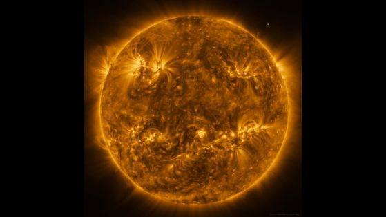 Solar Orbiter изпрати нови висококачествени снимки на Слънцето