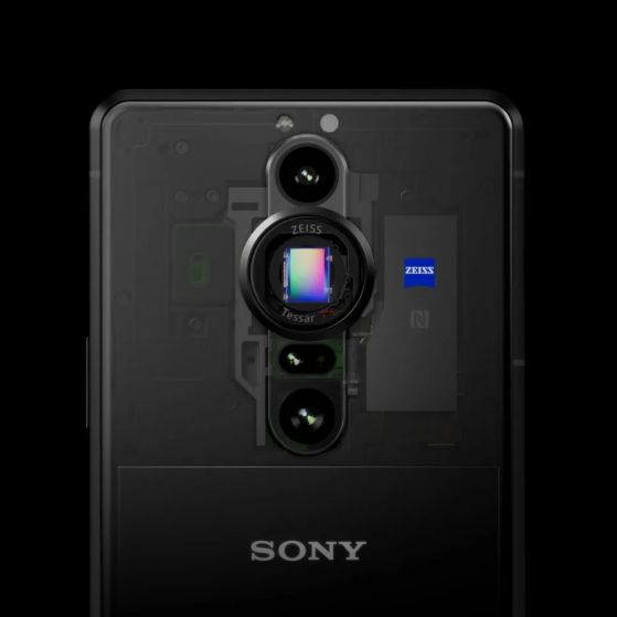 Sony разработва оптичен сензор с големи размери